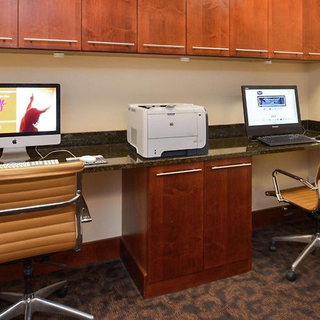 Hampton Inn Frederick Bagian luar foto