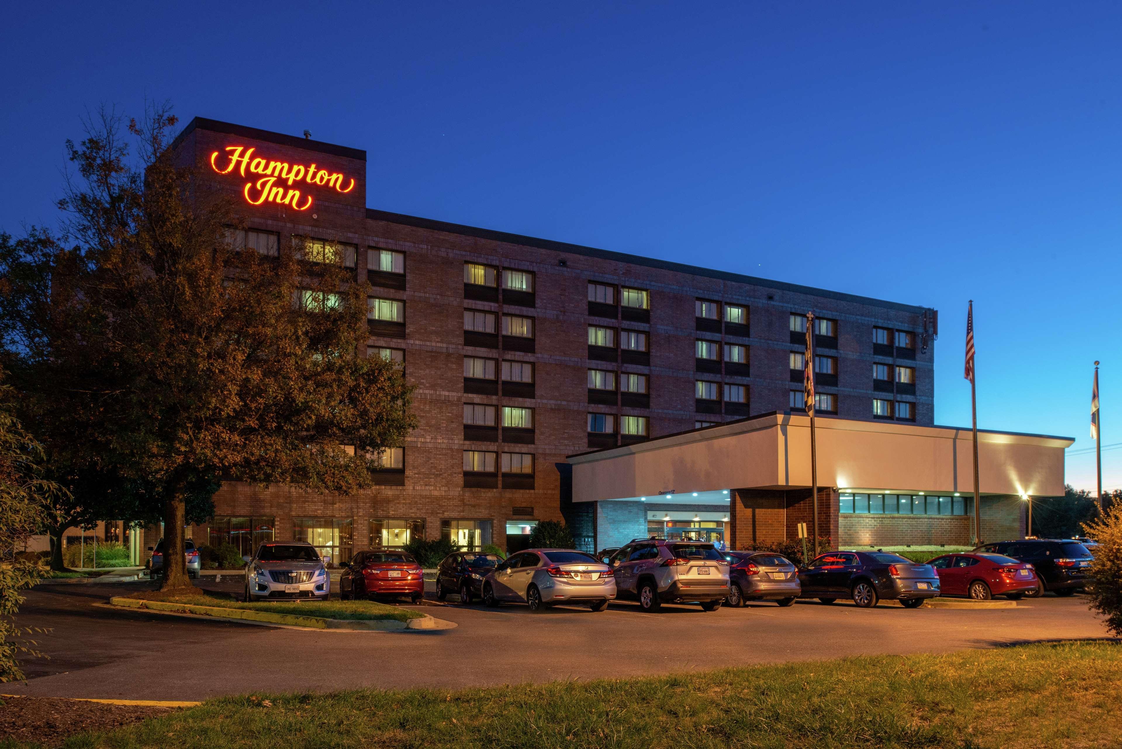 Hampton Inn Frederick Bagian luar foto