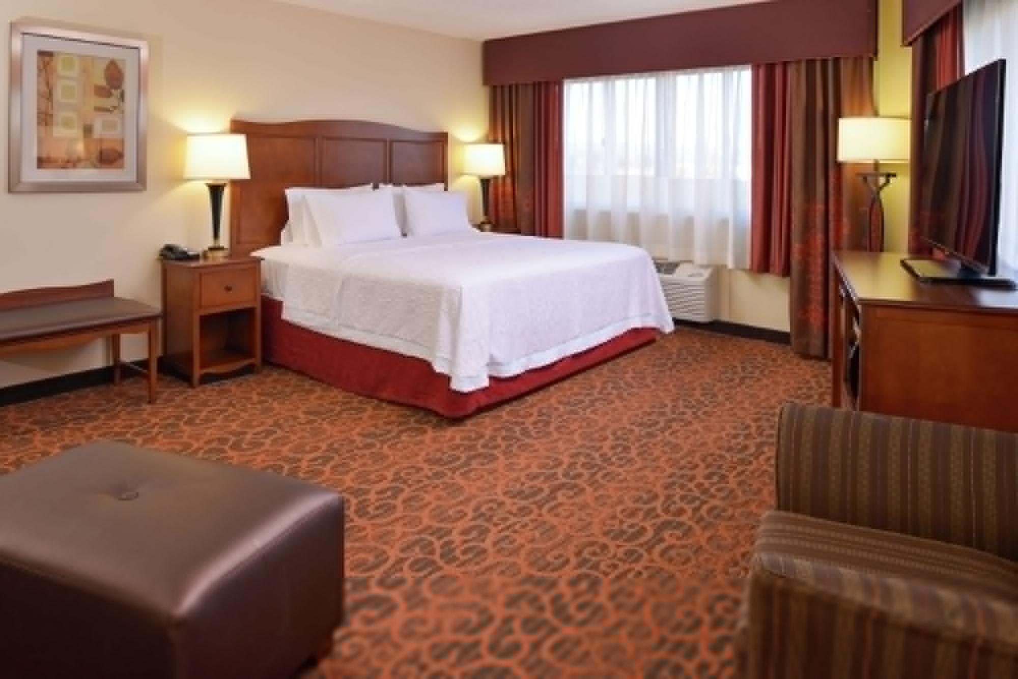Hampton Inn Frederick Bagian luar foto