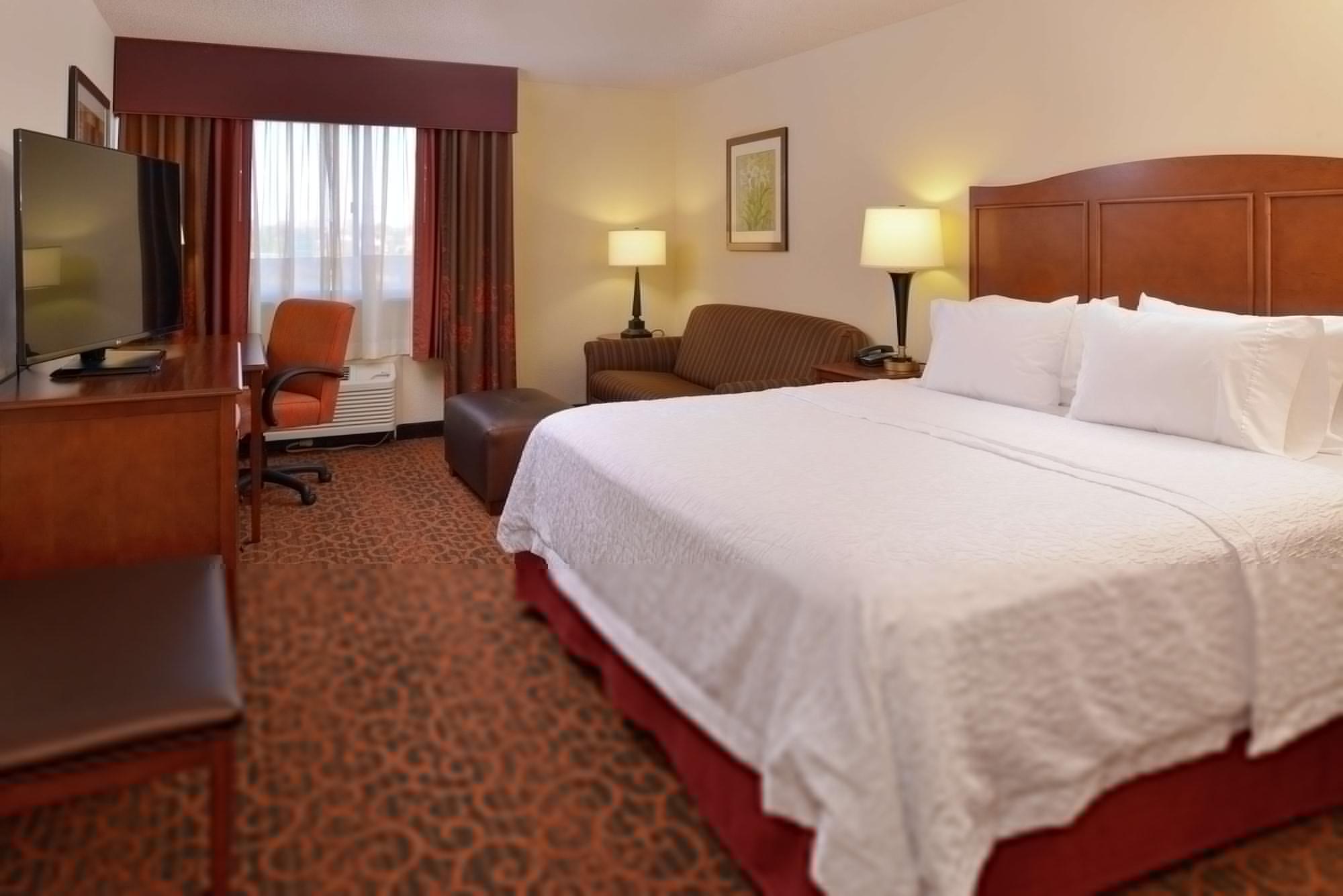 Hampton Inn Frederick Bagian luar foto