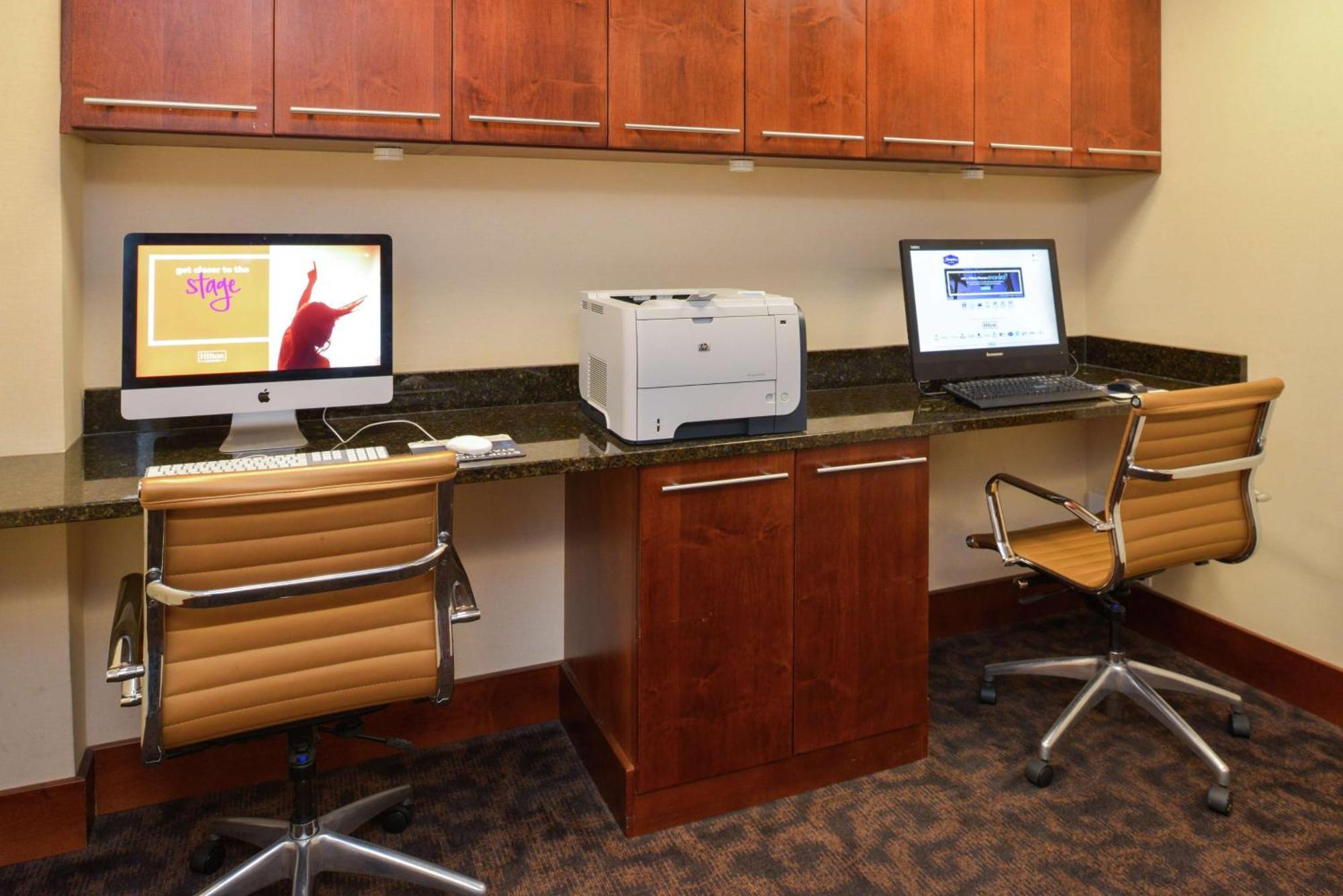 Hampton Inn Frederick Bagian luar foto