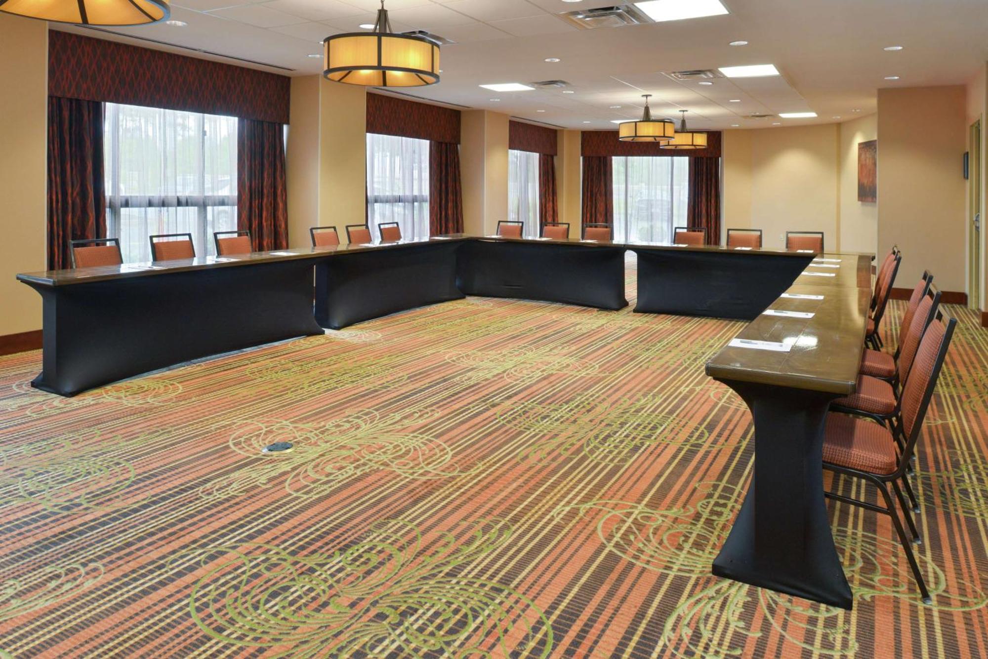 Hampton Inn Frederick Bagian luar foto
