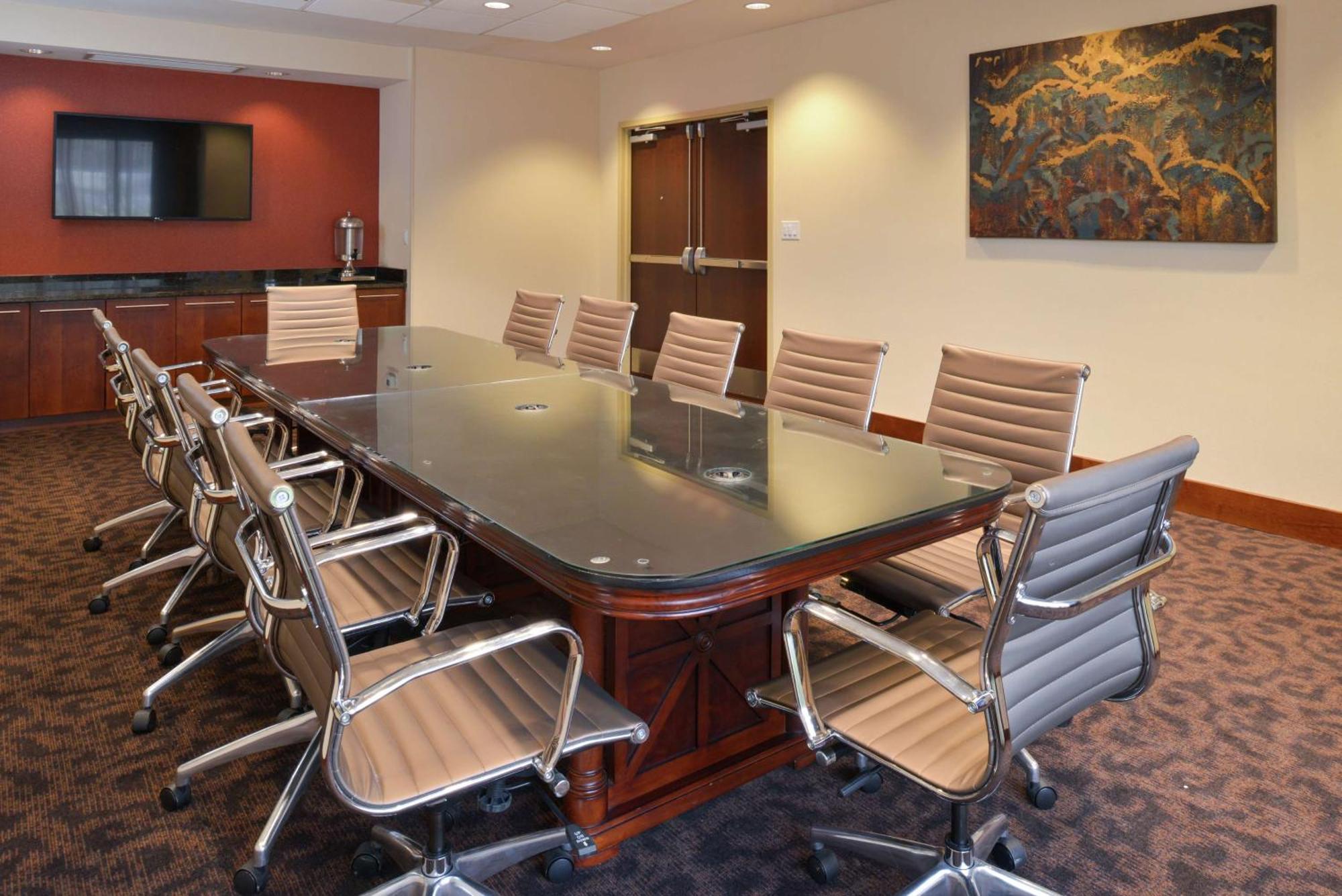 Hampton Inn Frederick Bagian luar foto