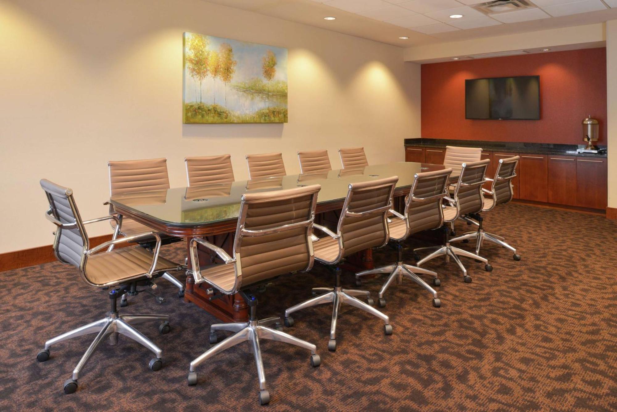 Hampton Inn Frederick Bagian luar foto