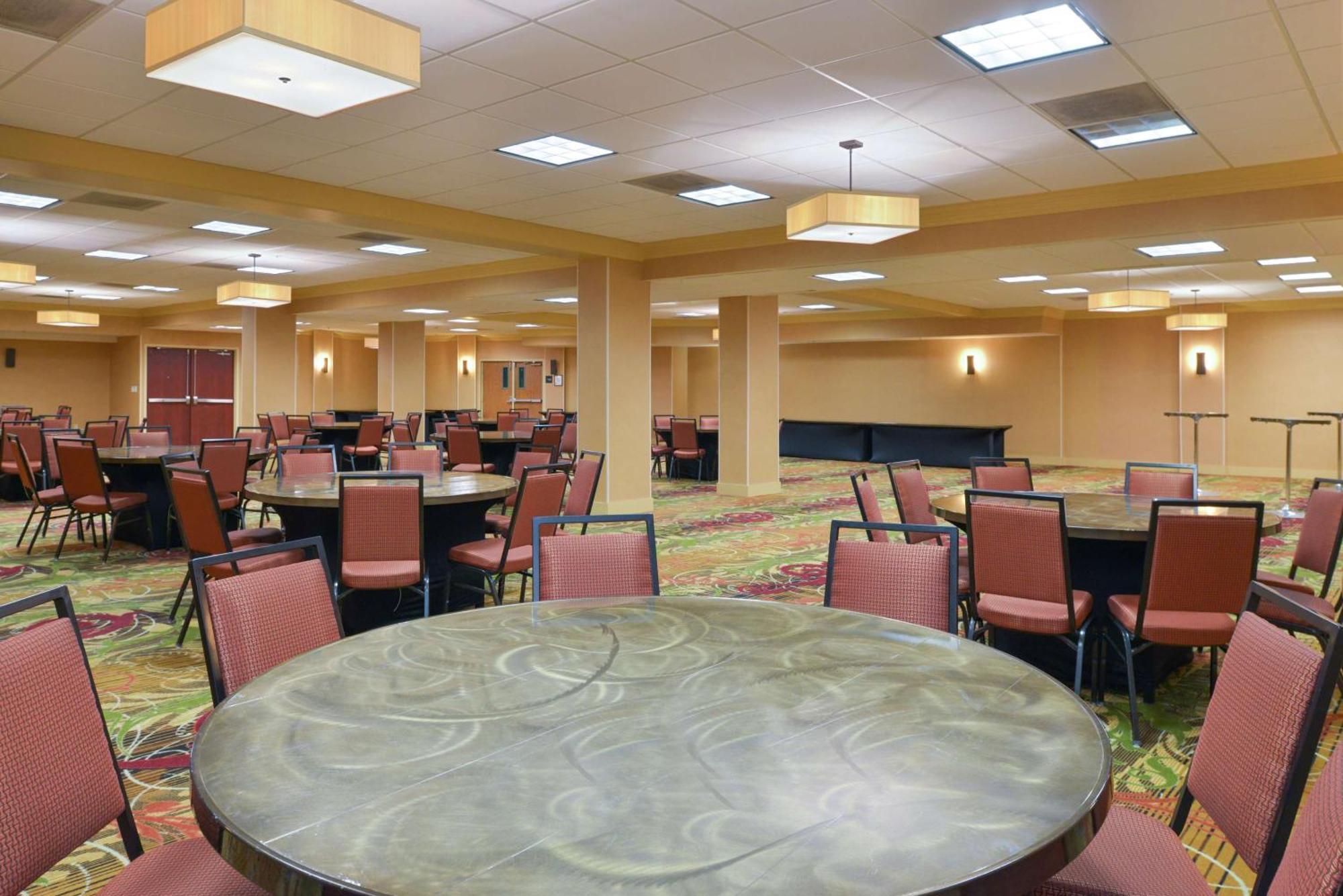 Hampton Inn Frederick Bagian luar foto