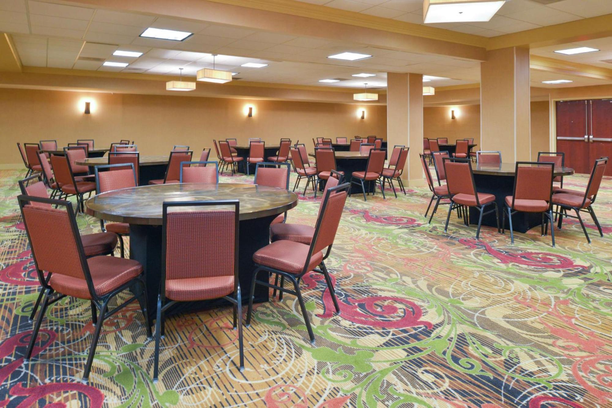 Hampton Inn Frederick Bagian luar foto
